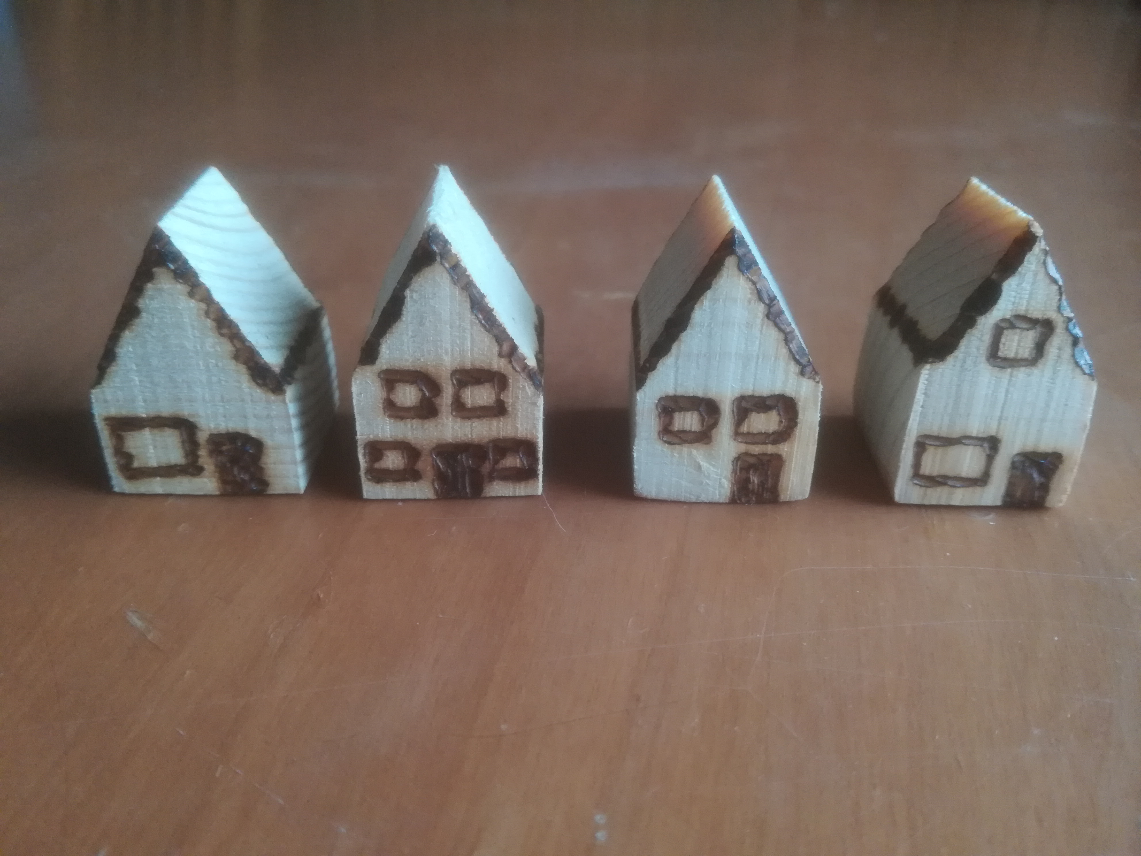 Kerkbank Patch Bestrooi Kleine houten huisjes ter decoratie – HobbyLeeuw